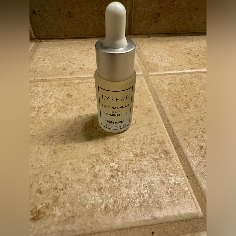 Norwex illuminating oil